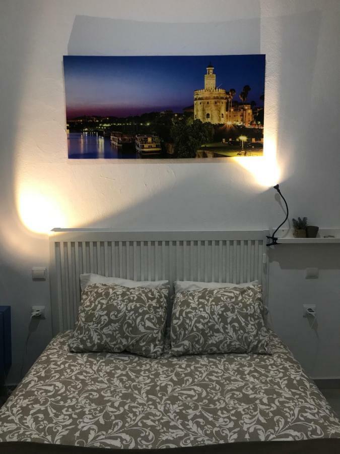 Santas Patronas Street Center Apartment Seville Exterior photo